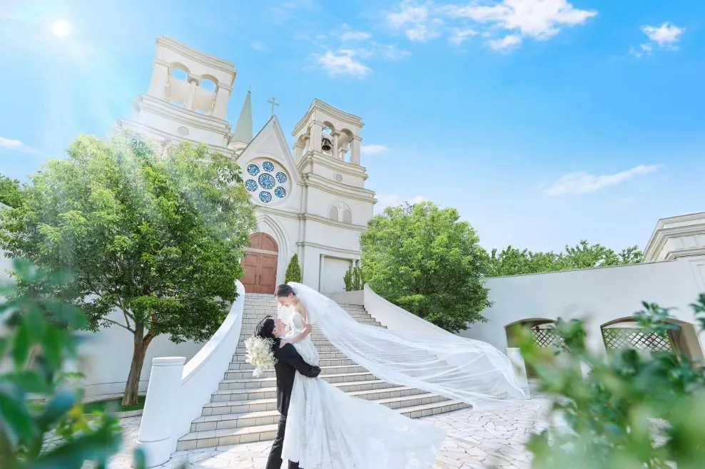 アニヴェルセル ヒルズ横浜のチャペル&パーティ会場のイメージ画像1