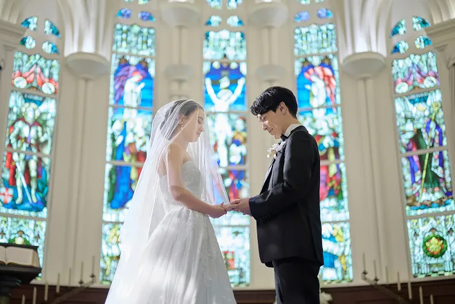 120年の歴史を刻む
ステンドグラス