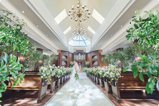 新しく生まれ変わった
大理石の大聖堂