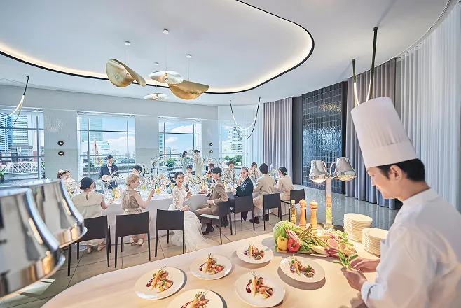 隣接キッチンから届ける
できたてのお料理