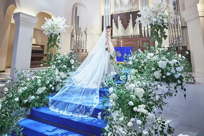 ロイヤルブルーのバージンロード