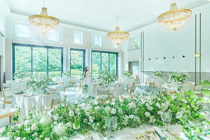 自然光と緑に満たされる空間