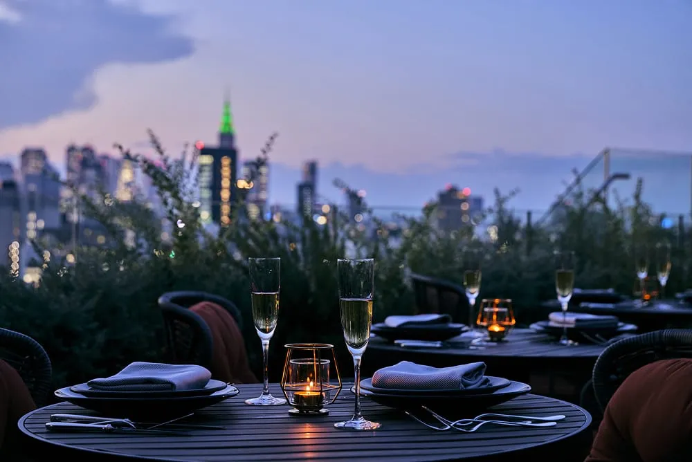 ROOFTOP RESTAURANT