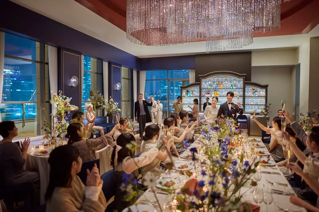 語らいと美食が織りなすナイトウェディング