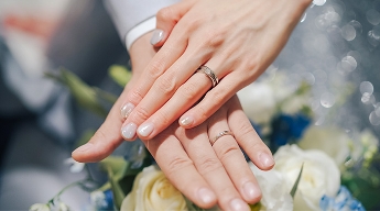 結婚指輪のデザインは男女で違う種類はあり？おしゃれな刻印メッセージ例10選