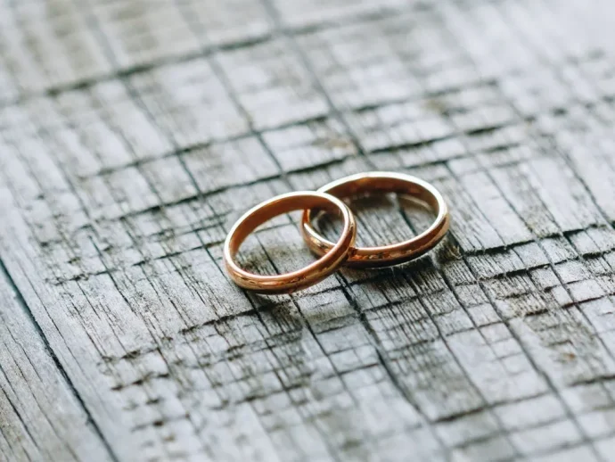 結婚３年目は「革婚式」。お互いの指輪を磨きながら3年間を振り返る