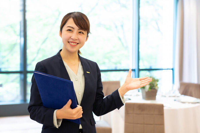 結婚式場スタッフとの打ち合わせ