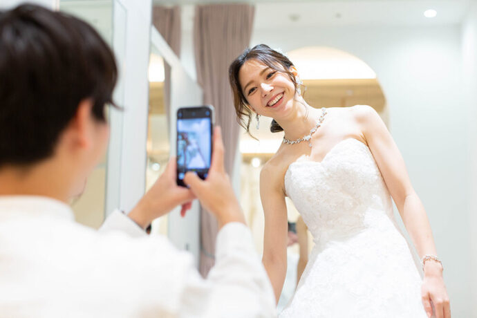 結婚式場でドレス試着