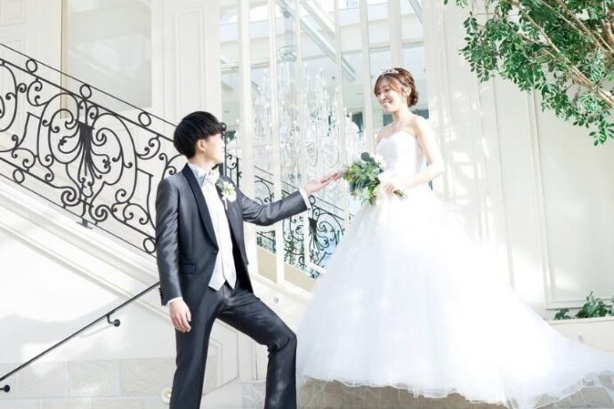 セール 国内 結婚式場内のおしゃれ＆かわいい前撮り10選！天候に左右されない スーツ・フォーマル・ドレス