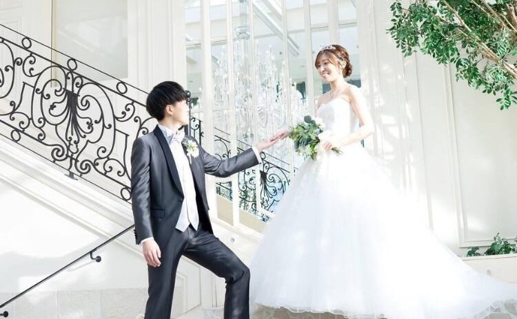 結婚式場内のおしゃれ＆かわいい前撮り10選！天候に左右されないメリットも【今週のスタスナ】