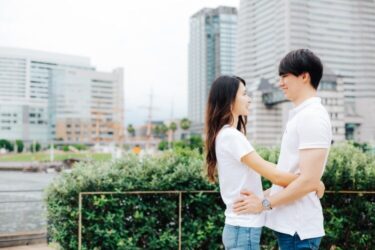 大人カップルに人気のさりげないお揃いアイテム16選！ペアグッズやトレンドも