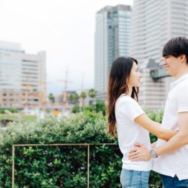 大人カップルに人気のさりげないお揃いアイテム16選！ペアグッズやトレンドも