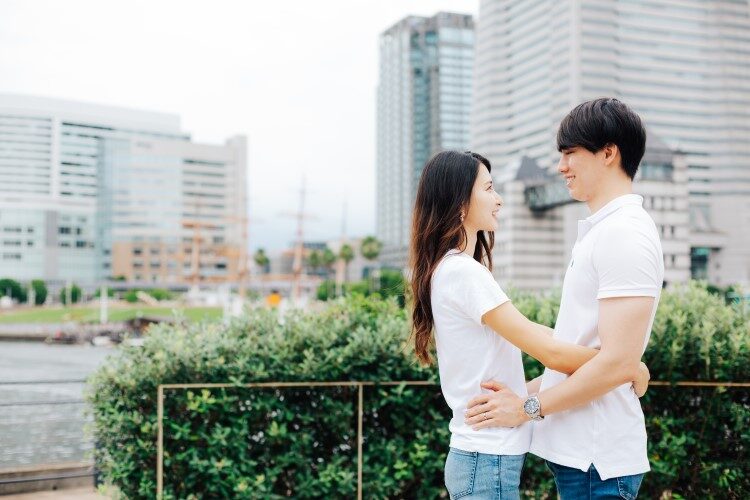 大人カップルに人気のさりげないお揃いアイテム16選！ペアグッズやトレンドも