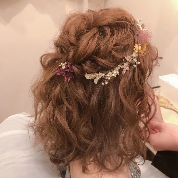 編み込み×ハーフアップのヘアアレンジ