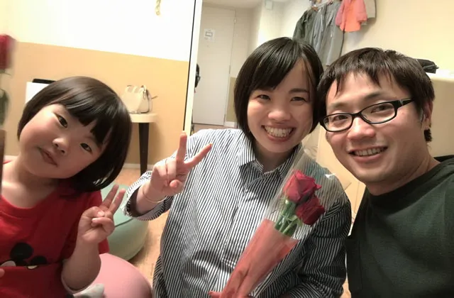 ２人目の子どもの誕生を目前に、夫から妻へ。４輪のバラの花に託した想いとは・・？