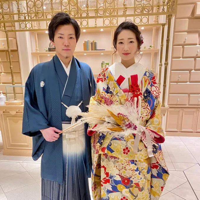 和装の新郎新婦