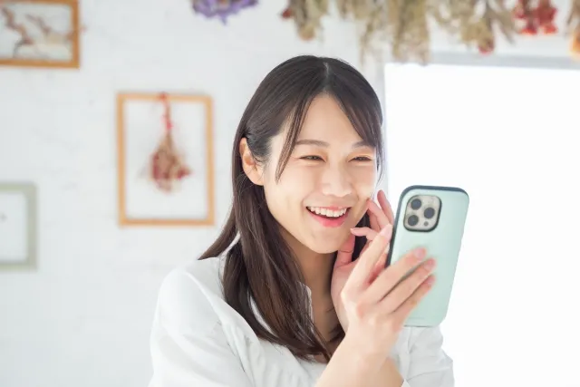 【文例】友人への結婚報告(メールやLINE)