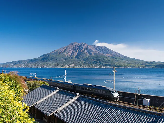 鉄道の旅その4：雄大な桜島を抱く、鹿児島湾をなぞって（鹿児島県 日豊本線）