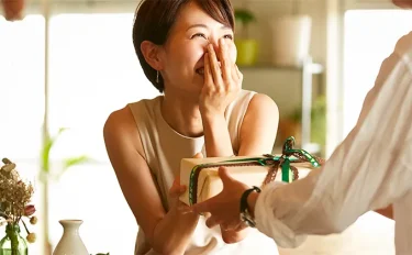 【結婚記念日】呼び名や由来＆ご夫婦が笑顔になれるお祝いアイデア集