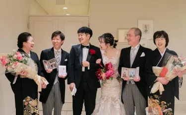 結婚式の費用は誰が出す？負担割合の決め方やタイミング・注意点を解説