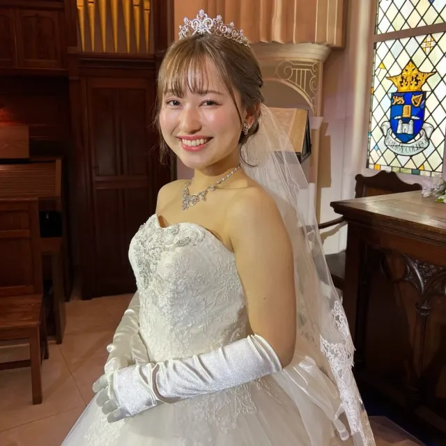 ドレス姿の新婦