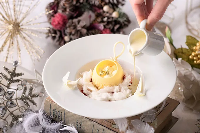 “ホワイトカラー”を纏ったデザート&ドリンクが登場。ランチ・ディナーの特別な限定コースも