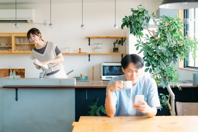 ①同棲カップル&共働き夫婦がほとんどの今。家事分担の実態は?