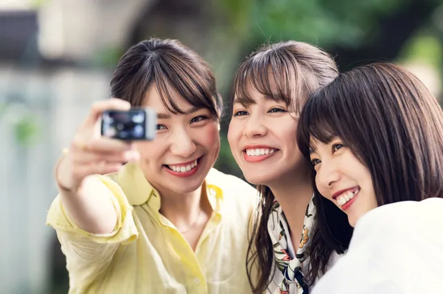 結婚報告=招待と勘違いされないよう伝えること