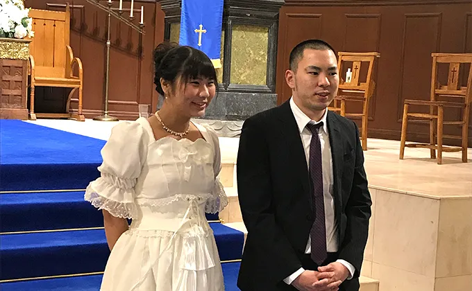 チャペルで　夫婦