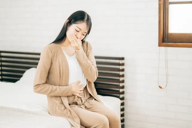 妊娠初期からみられる“つわり”。発生する原因は?