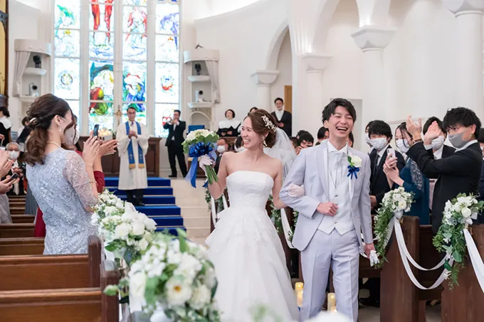 【WEDDING REPORT】挙式は家族に感謝を伝え、披露宴は友人とリラックスした時間を
