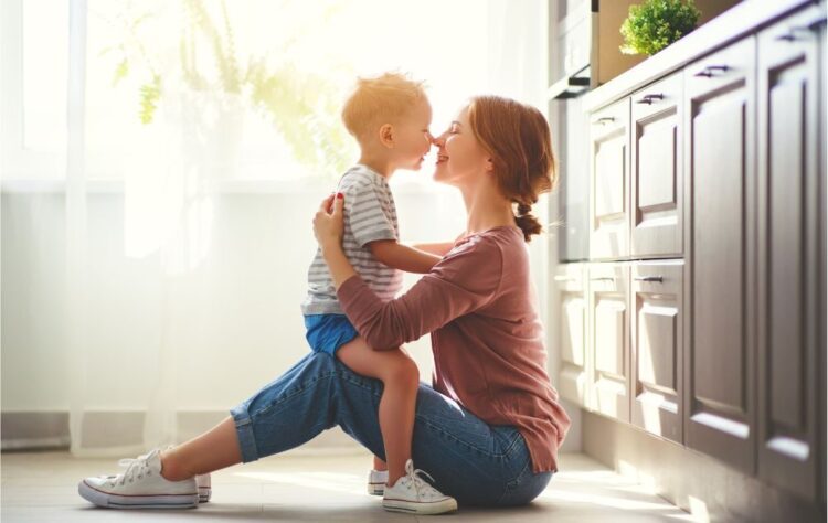 子供の言葉に心が救われた親は8割以上!心に響いたエピソード集【8月5日「ハハとコドモの日」】