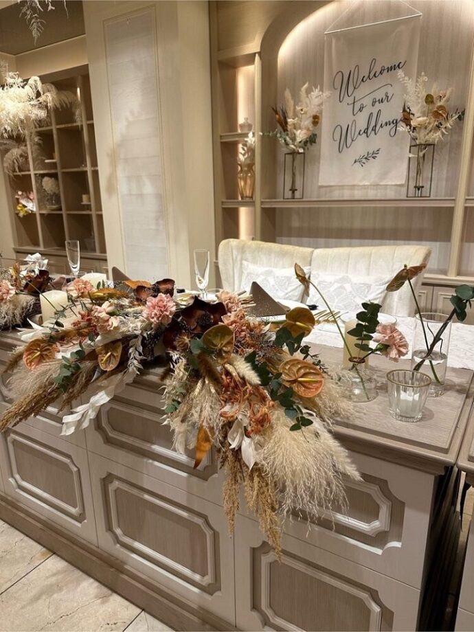 秋冬のウェディングにおすすめ♡パンパスグラス メインテーブル  