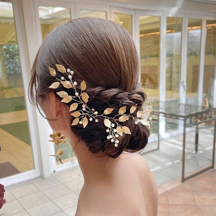 タイトシニヨンの花嫁ヘアアレンジ