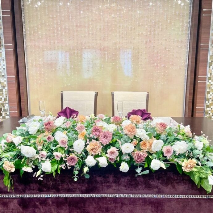 ピンク系メインテーブル装花10選♡可愛らしさ重視の花嫁にもおすすめ 