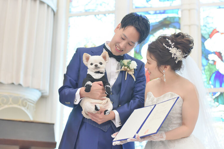 ペットOKの結婚式場で叶う愛犬と一緒の演出10選！会場の選び方や当日の注意点は？