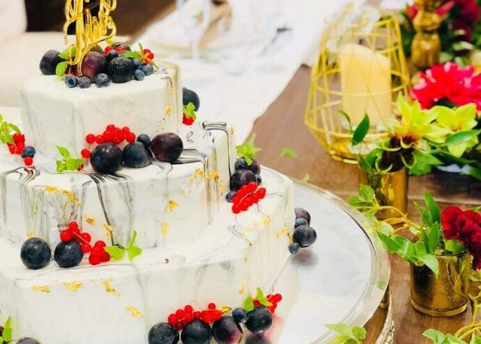 おしゃれで話題！金箔ウェディングケーキのおすすめデザイン10選【今週