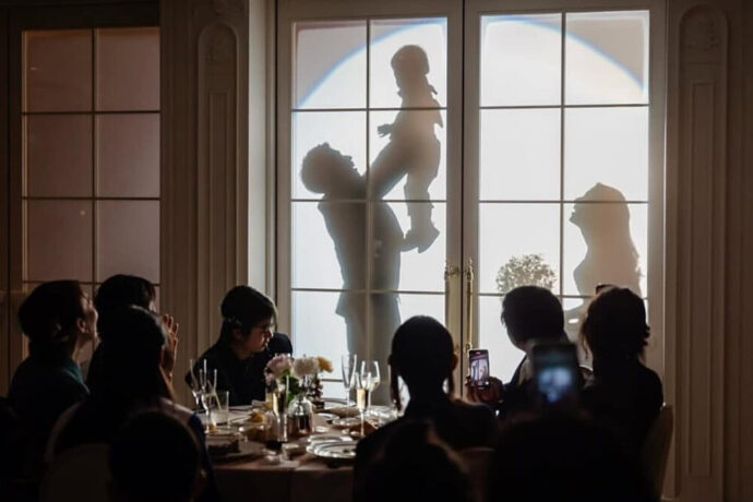 入場シーン（シルエット）