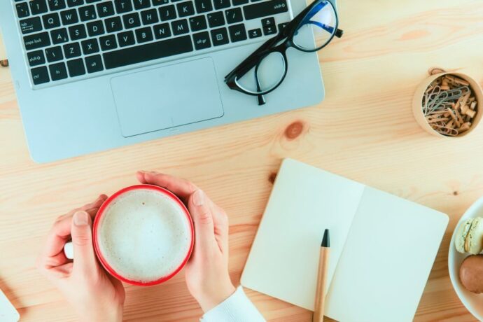 結婚式の招待人数をリストアップ