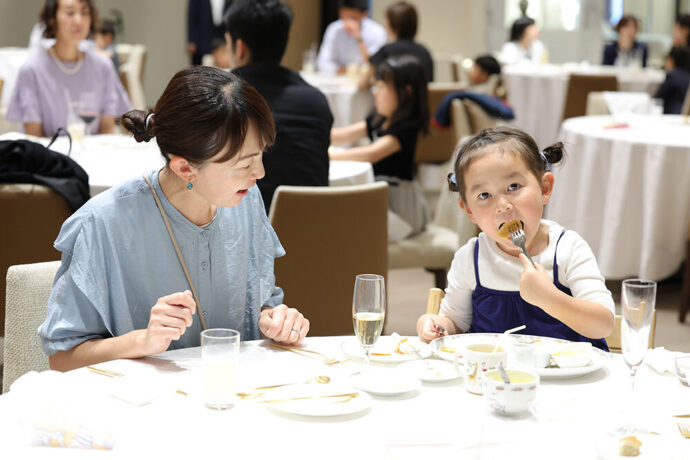子供と学ぶ初めてのフレンチテーブルマナー