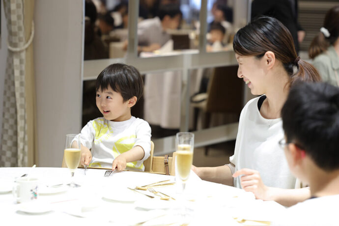 子供と学ぶ初めてのフレンチテーブルマナー