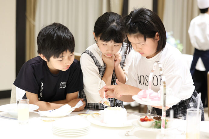 子供と学ぶ初めてのフレンチテーブルマナー