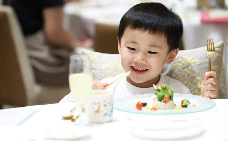 昨年に続き大好評！子供と一緒にフレンチのテーブルマナーを学ぶ『はじめてのフレンチ』イベントレポート