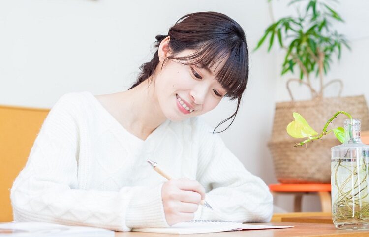 結婚の挨拶をしたらお礼状を出そう。書き方や基本マナーを確認