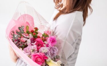 結婚を機に退職をする「寿退社」。伝え方や手続きを確認