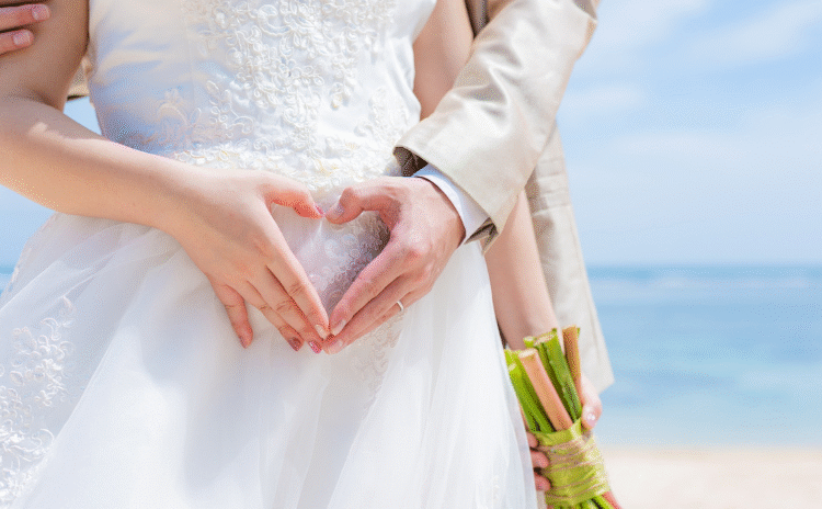 妊娠報告タイミングはいつ？親・友達・家族・職場への伝え方は？サプライズエピソードも紹介！