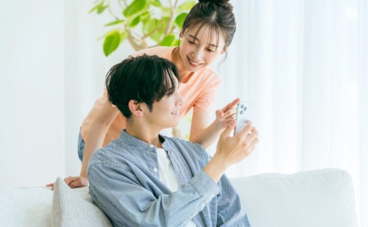 友達に結婚報告するならいつがベスト？入籍前後のタイミングやLINE文例を紹介
