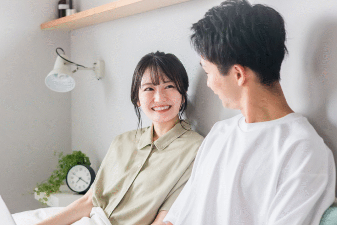 友人への結婚報告をするか
