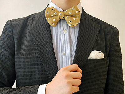 男性ゲストの結婚式の服装（派手めアレンジ）