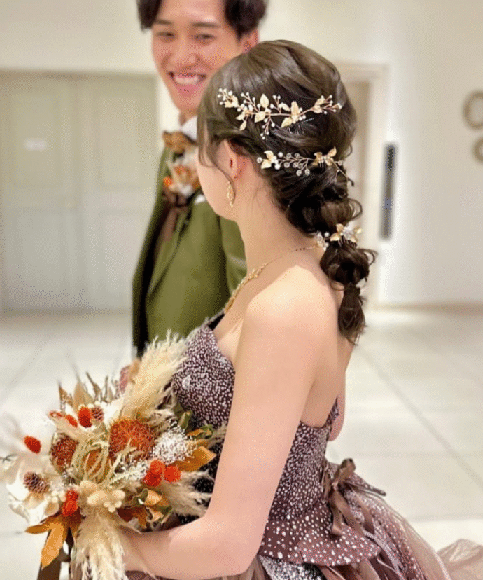 小枝アクセサリーの編みおろし花嫁ヘア
